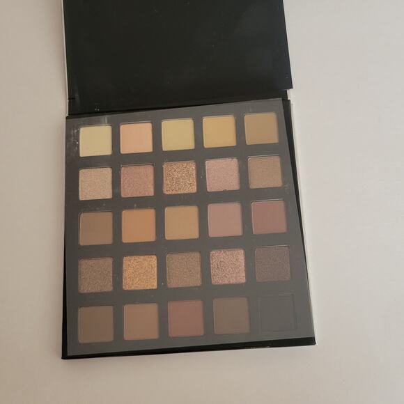 Lorac Pro Palette Artist Edition - 25 Eyeshadow Shades , New In Box, Full Size - Picture 7 of 8